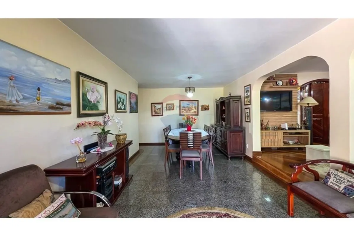 Oportunidade imperdível no Guará II!Casa à venda na QE 15 Guará II/DF, em locali...