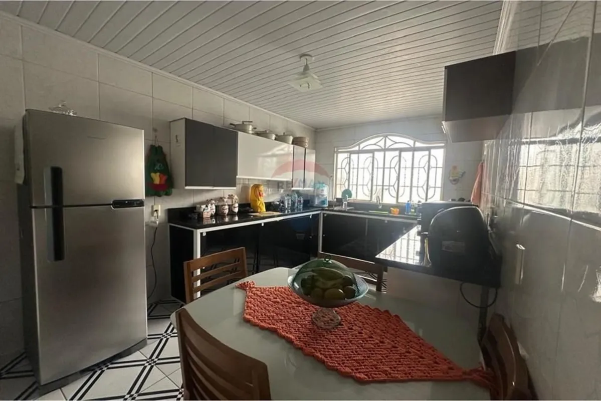 CASA À VENDA NA QNM 10 LOCALIZAÇÃO EXCELENTE!OPORTUNIDADE ÚNICA CASA COM CONFORT...