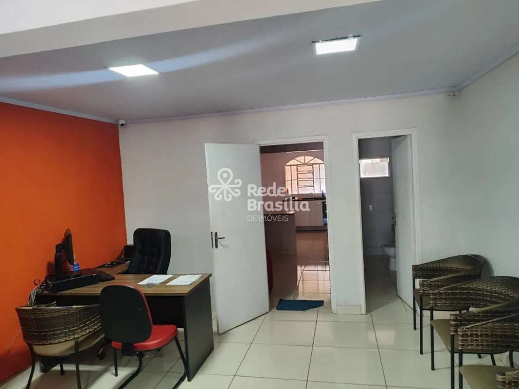 Rua 22 | Prédio de esquina com 3 kits e 1 sala comercial - Condomínio Jardim Ori...