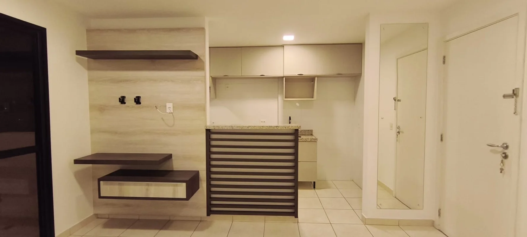 Max Home – Rua 7 Norte | Águas ClarasApartamento de 42m², bem distribuído, com e...