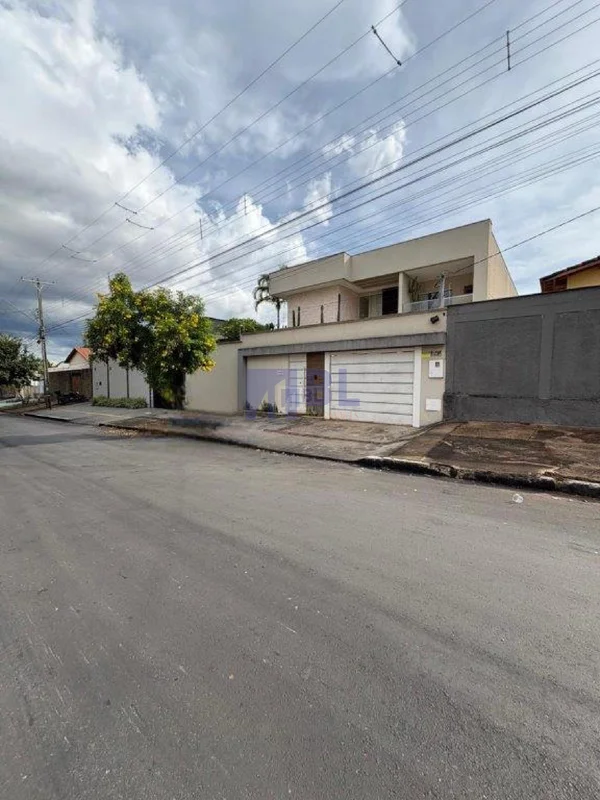 SOBRADO DISPONÍVEL PARA VENDA, SETOR CAPUAVA EM GOIÂNIA5 quartos | 3 suítes | 3 ...