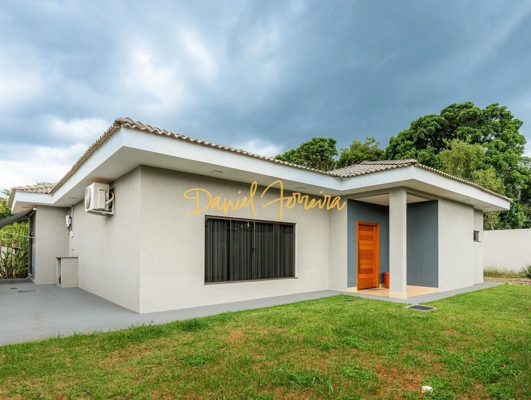 Daniel Ferreira Vende: Casa térrea com 2 suítes, sala com 3 ambientes, área de s...