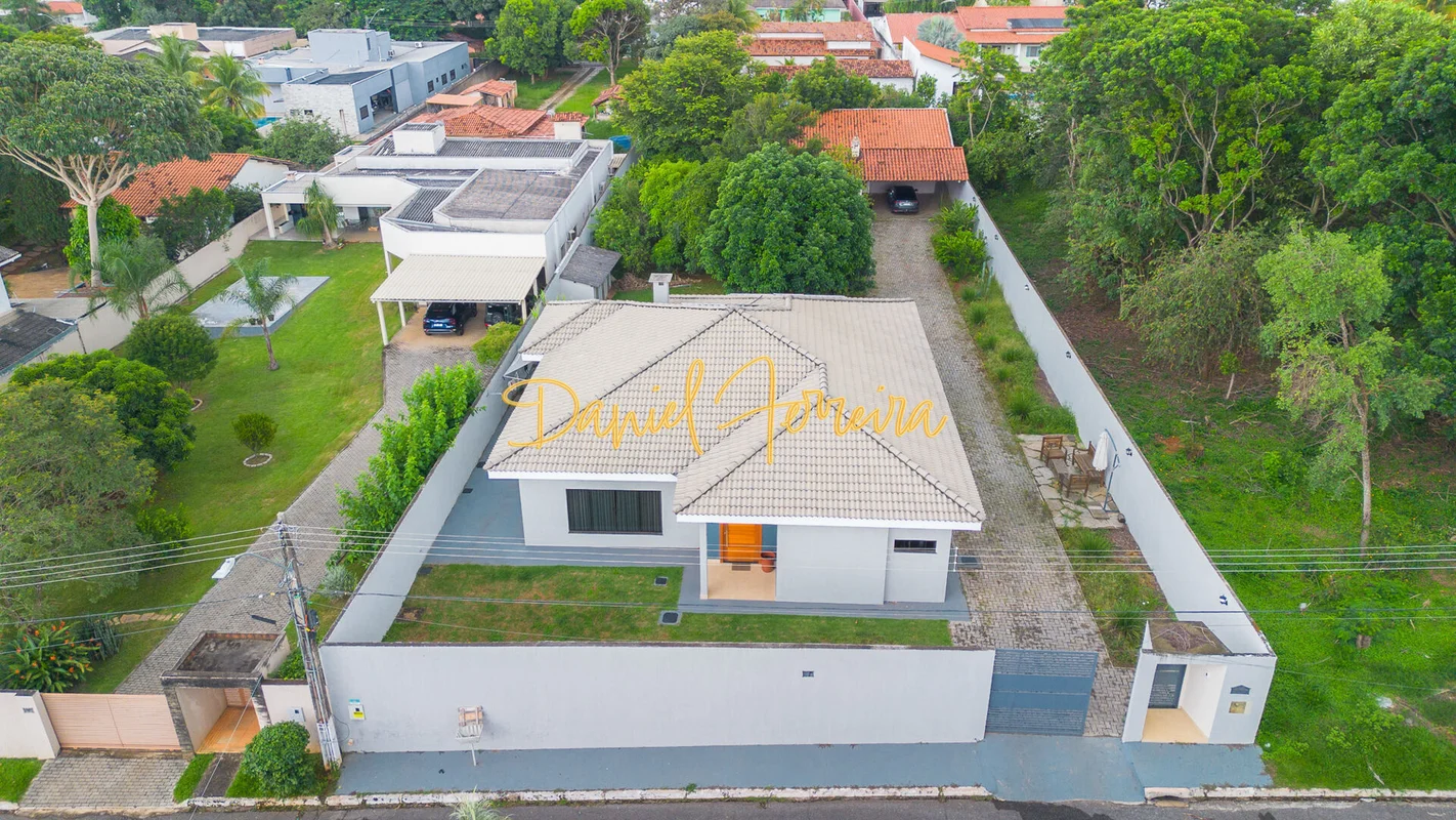 Daniel Ferreira Vende: Casa térrea com 2 suítes, sala com 3 ambientes, área de s...