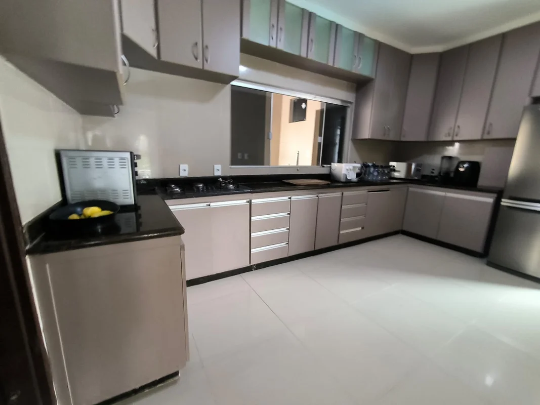 CASA EM ARNIQUEIRAS – OPORTUNIDADE IMPERDÍVEL!Se você busca conforto, espaço e u...