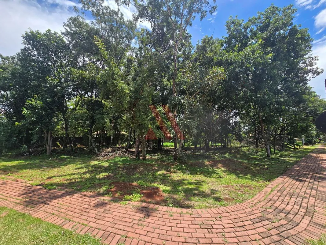 COD: 1265LOTE CONDOMÍNIO VILLA VERDE - SENADOR CANEDO- 1.830m²- Lote de esquina-...