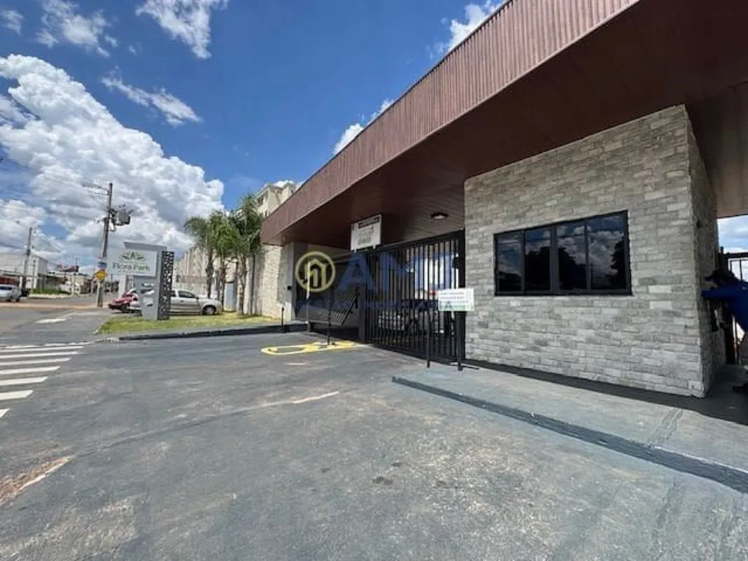 SOBRADO À VENDA COND. FLORA PARK II AROEIRA APARECIDA DE GOIÂNIACom avaliação CA...