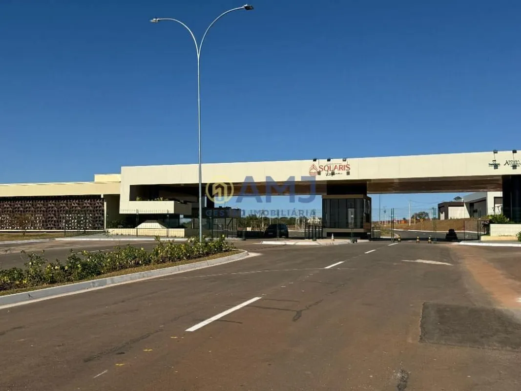 Lote à Venda no Solaris Laguna com 301,00m²!Um condomínio fechado repleto de seg...