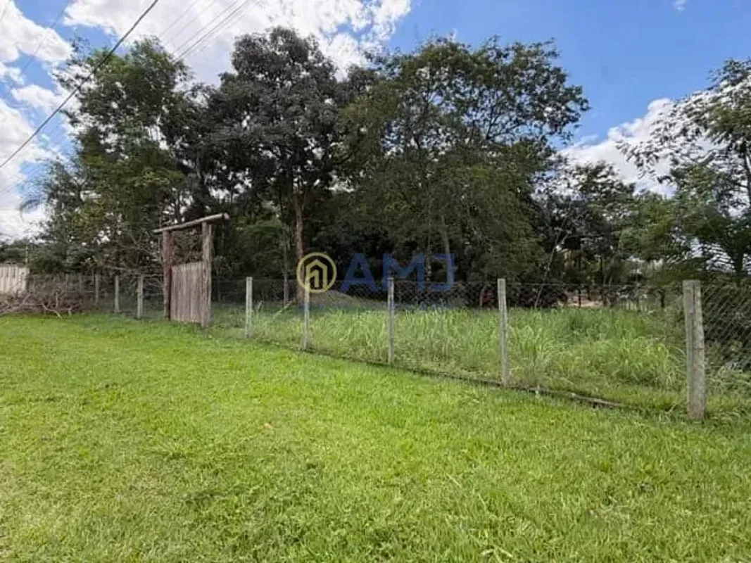 LOTE DE ESQUINA À VENDA COND. COUNTRYVILLE HIDROLÂNDIA/GO Área total: 1.687,50 m...
