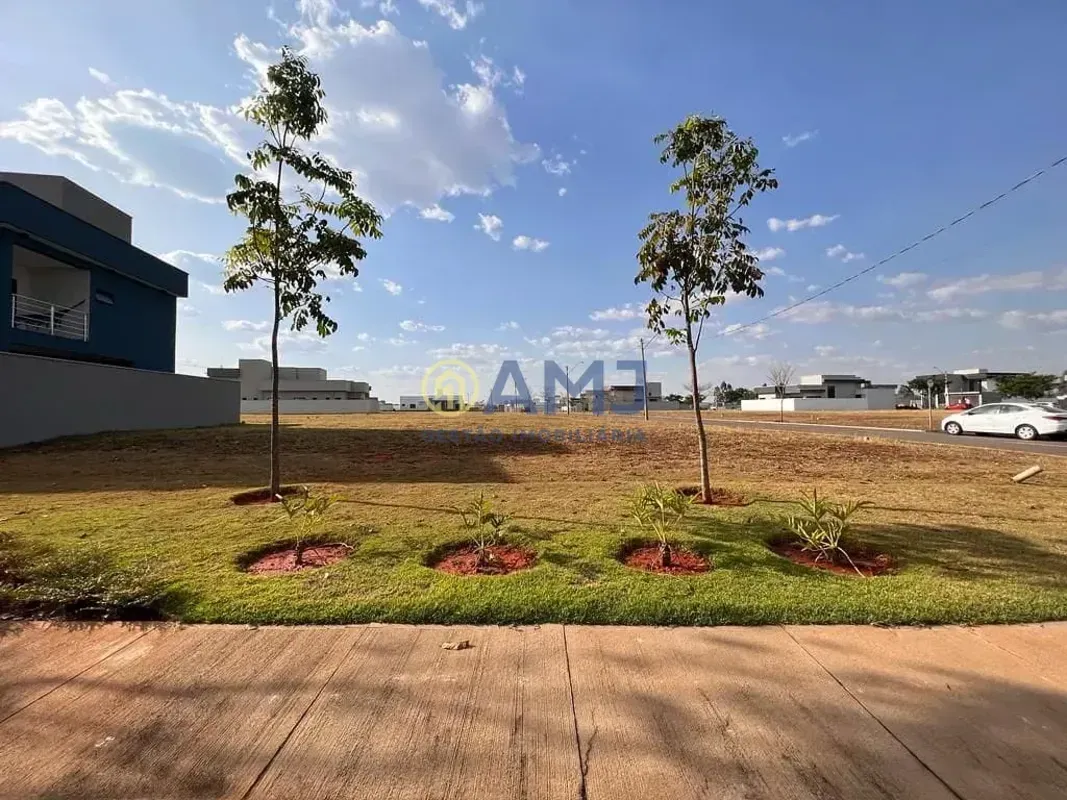 LOTE DE ESQUINA À VENDA TERRAS ALPHA 2Condomínio fechado Alto padrão Excelente l...