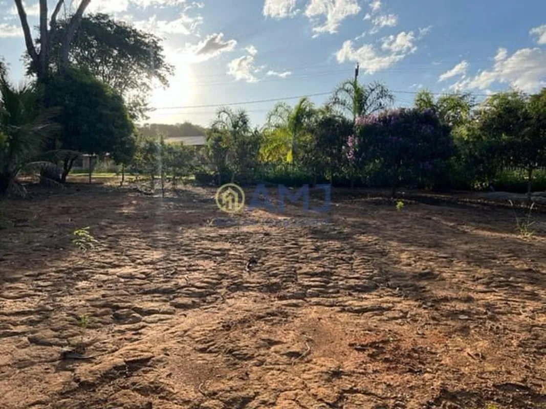 LOTE À VENDA COND. COUNTRYVILLE HIDROLÂNDIA/GOExcelente oportunidade para constr...