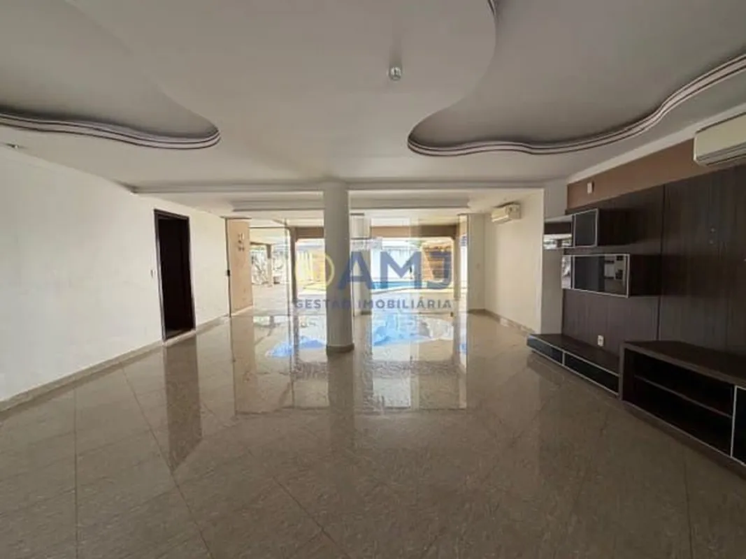 Sobrado localizado em um dos condomínios mais desejados de Goiânia, o Condomínio...