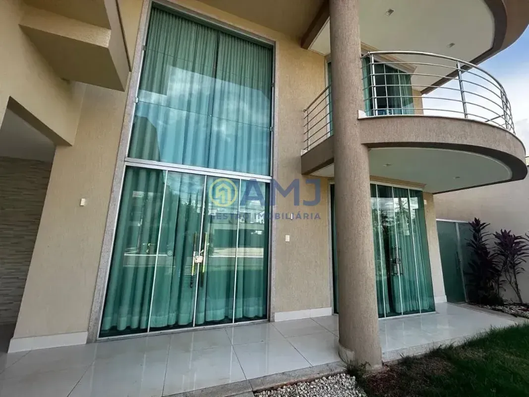 SOBRADO DE ALTO PADRÃO CONDOMÍNIO DO LAGO Pavimento superior: 3 suítes plenas Su...