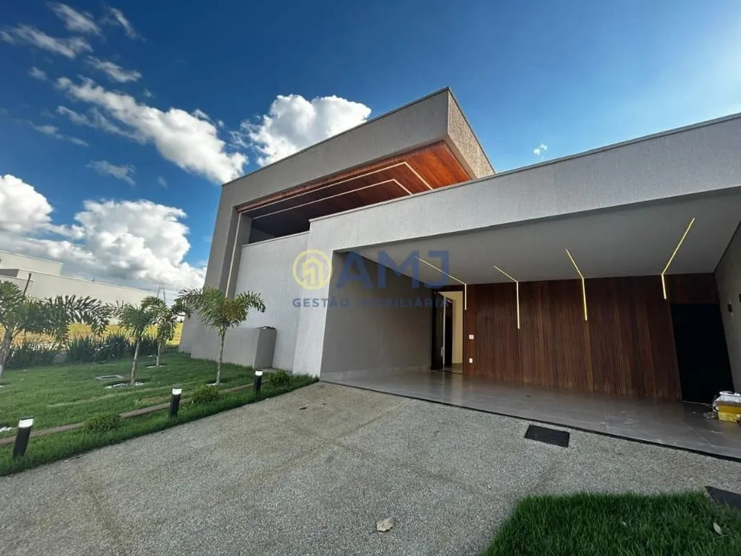 Casa de Alto Padrão em Alphaville 2 - Senador Canedo!Com 371,52m² de terreno e 1...