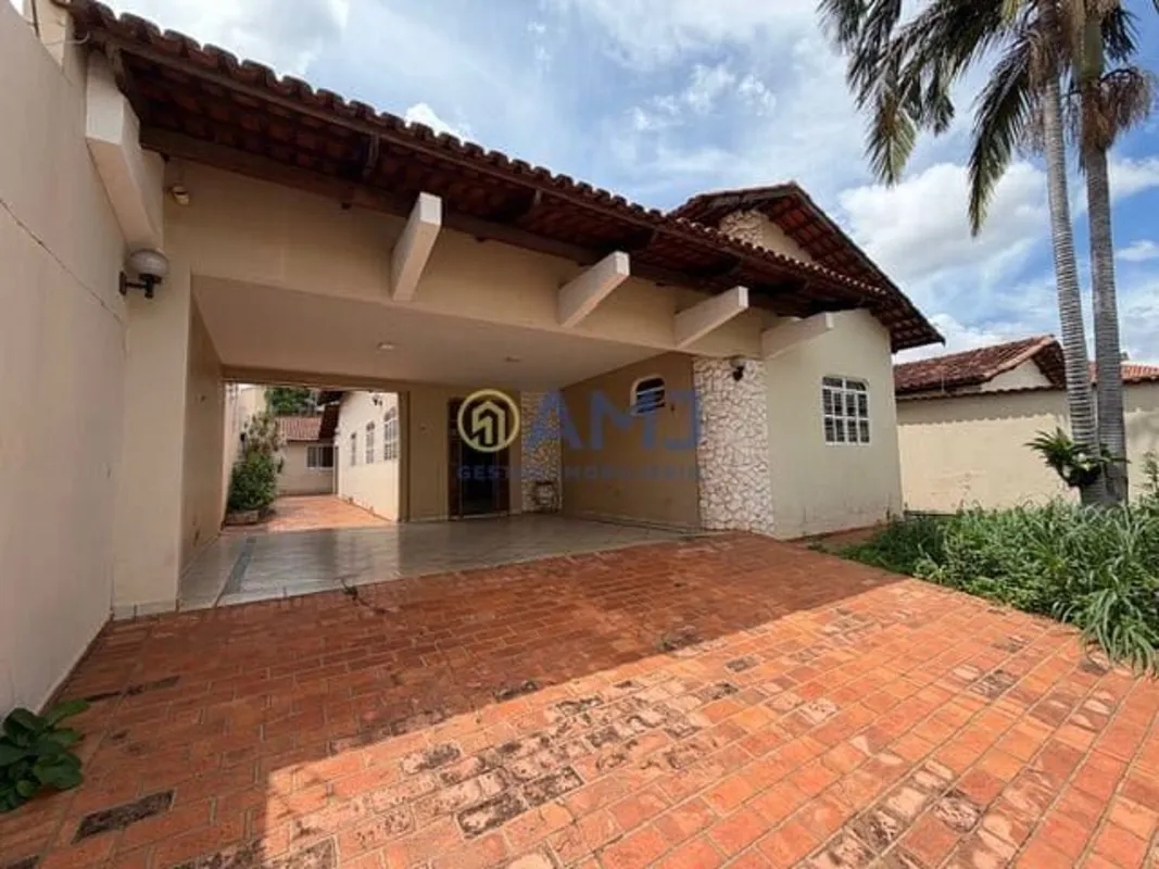 CASA À VENDA JARDIM AMÉRICA GOIÂNIA Uso residencial ou comercial Localização pre...