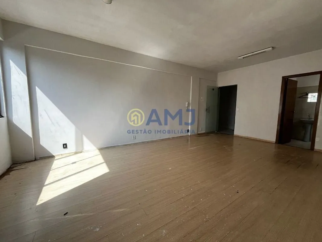 SALA COMERCIAL PARA LOCAÇÃO AV. T-7 SETOR BUENO GOIÂNIA Localização estratégica ...