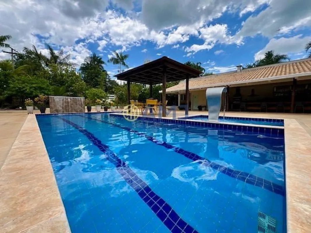 CHÁCARA MOBILIADA À VENDA LAZER COMPLETO E MUITO ESPAÇOTerreno com 5.353,62 m² 8...