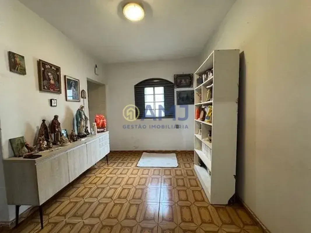 CASA À VENDA JARDIM AMÉRICA GOIÂNIA Região valorizada Excelente localizaçãoTerre...