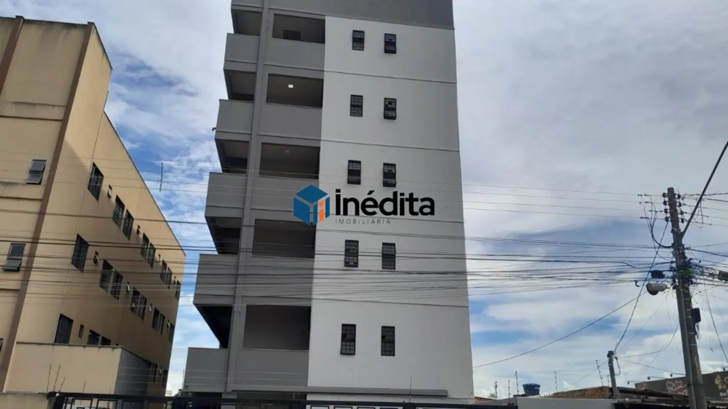 LOCALIZAÇÃO:Apartamento localizado no bairro Cidade Jardim, em Goiânia, com fáci...
