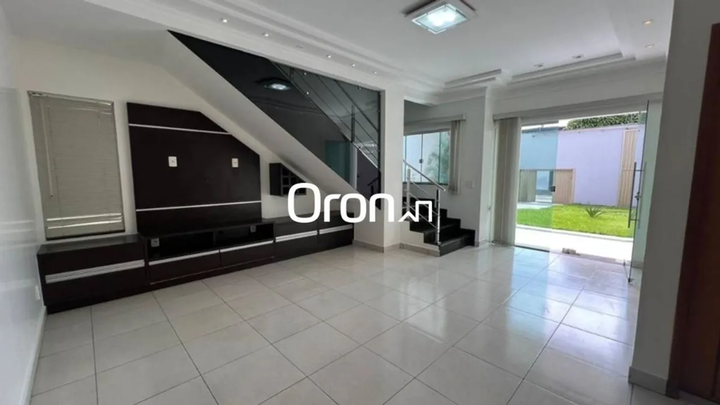 CÓDIGO DO IMÓVEL: SO1000LOCALIZAÇÃO:Próximo a BR-457.AMBIENTES:Sala de estar e j...
