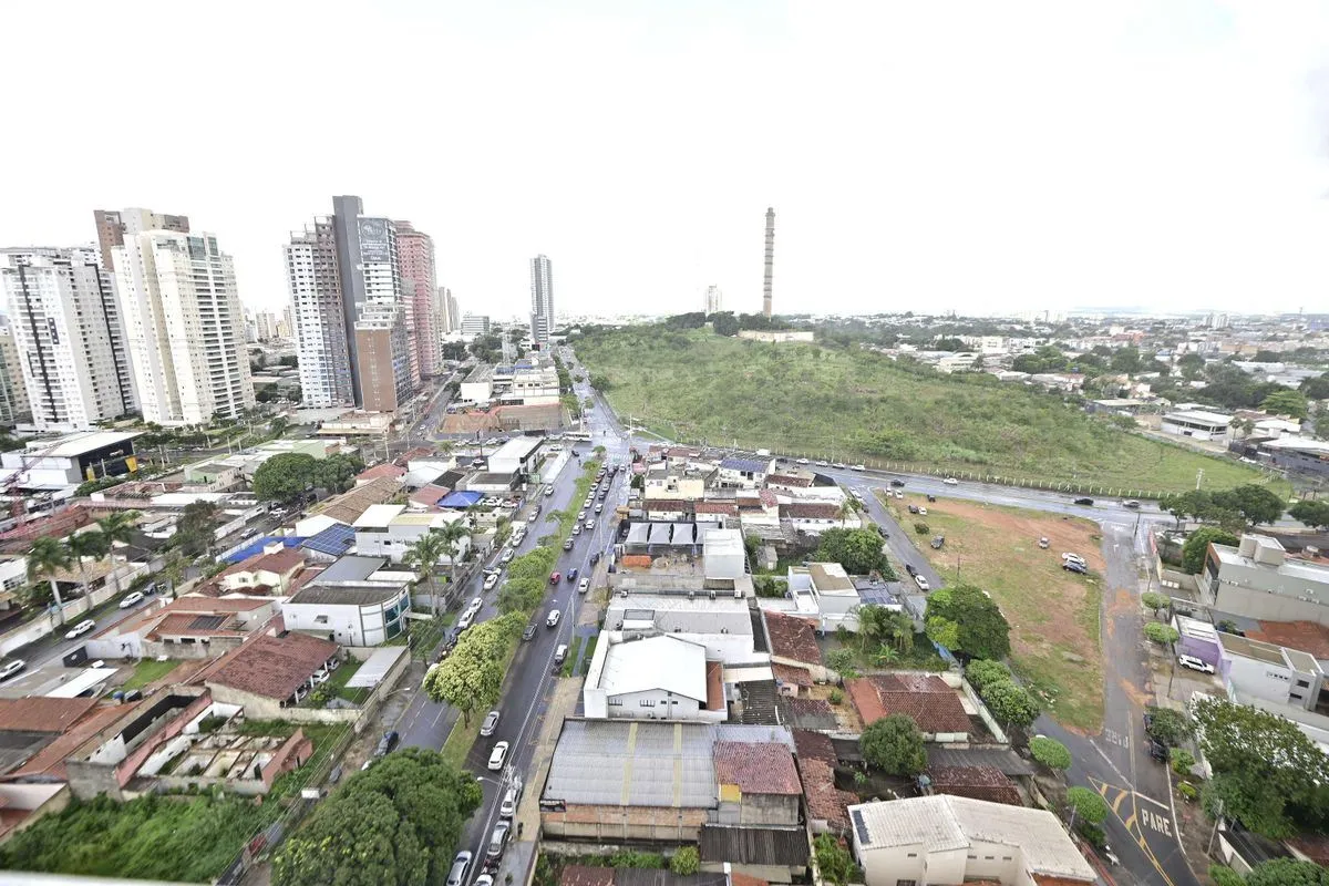 Oportunidade para investimento com apartamento semi-mobiliado no Serrinha com vi...