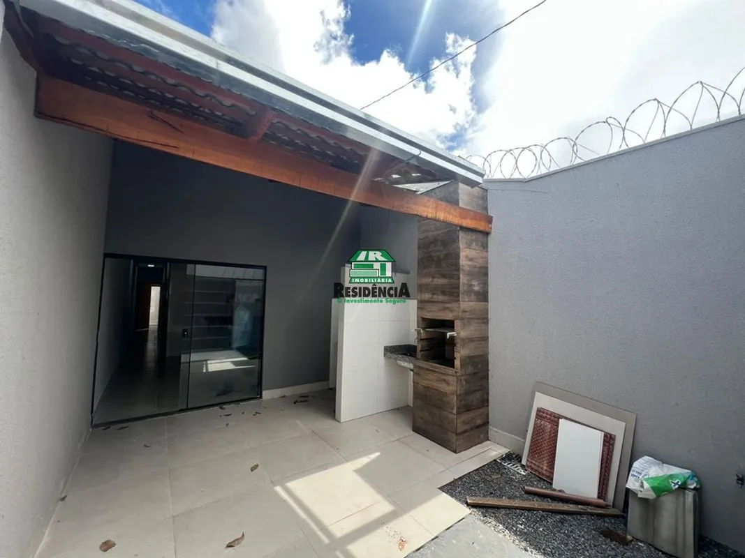 Casa Bairro São João- Área total 100m²- Área construída 70m²- 3 quartos sendo um...