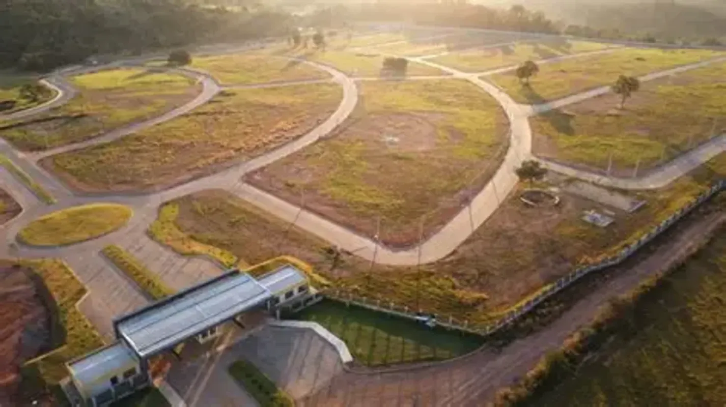 OPORTUNIDADE - CONDOMÍNIO FECHADO!- SENADOR CANEDO- VILLA TOSCANA-JÁ ENTREGUE LI...