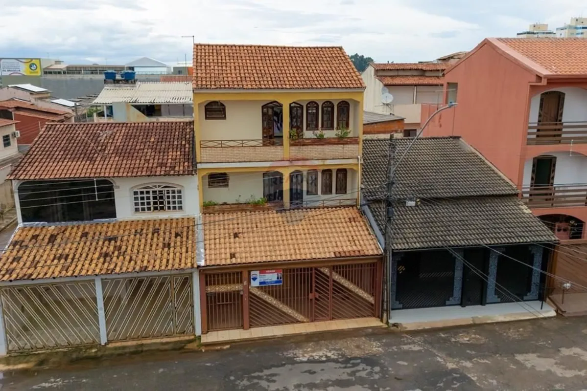 Excelente sobrado em uma localização privilegiada na Qs. 5 de aguas claras, esse...