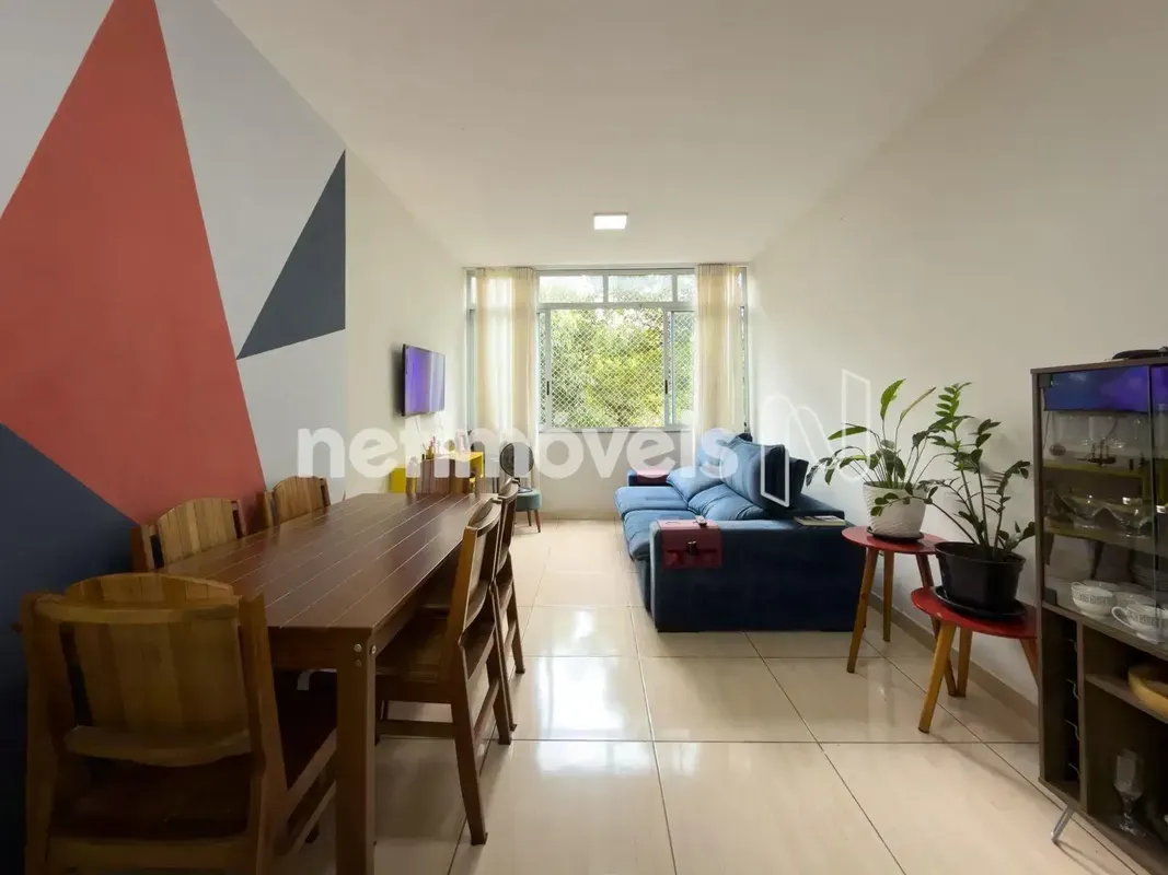APARTAMENTO 02 QUARTOS, VAZADO, DE CANTO - SQS 205Localização privilegiada em um...