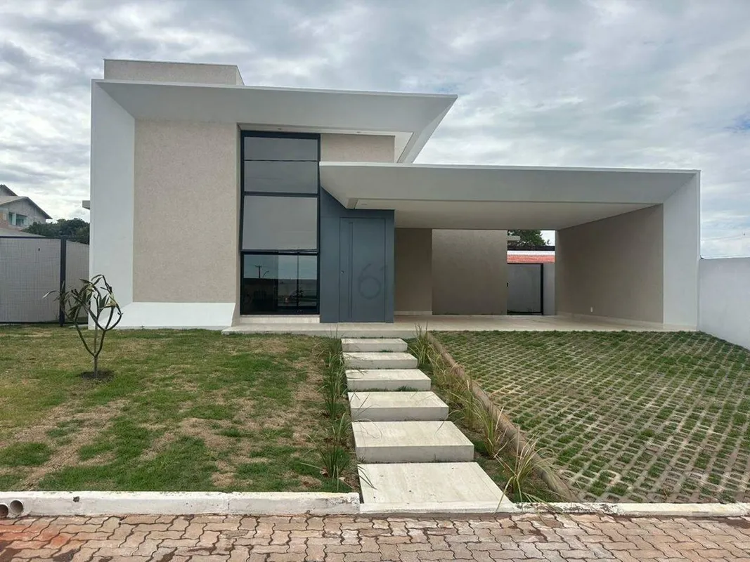 Ótima casa localizada no exclusivo Condomínio Mini Chácaras do Lago Sul, um verd...