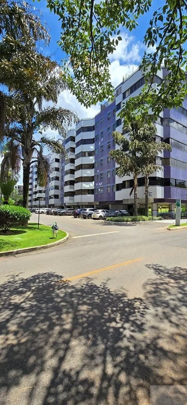 Imagine morar em um apartamento reformado, bem iluminado, na exclusiva Quadra 30...