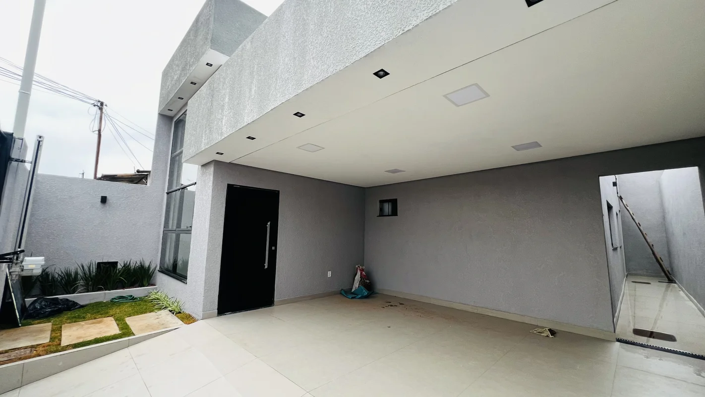 Descubra sua nova casa no QNP 32, Ceilândia Sul, DF. Uma residência moderna, esp...