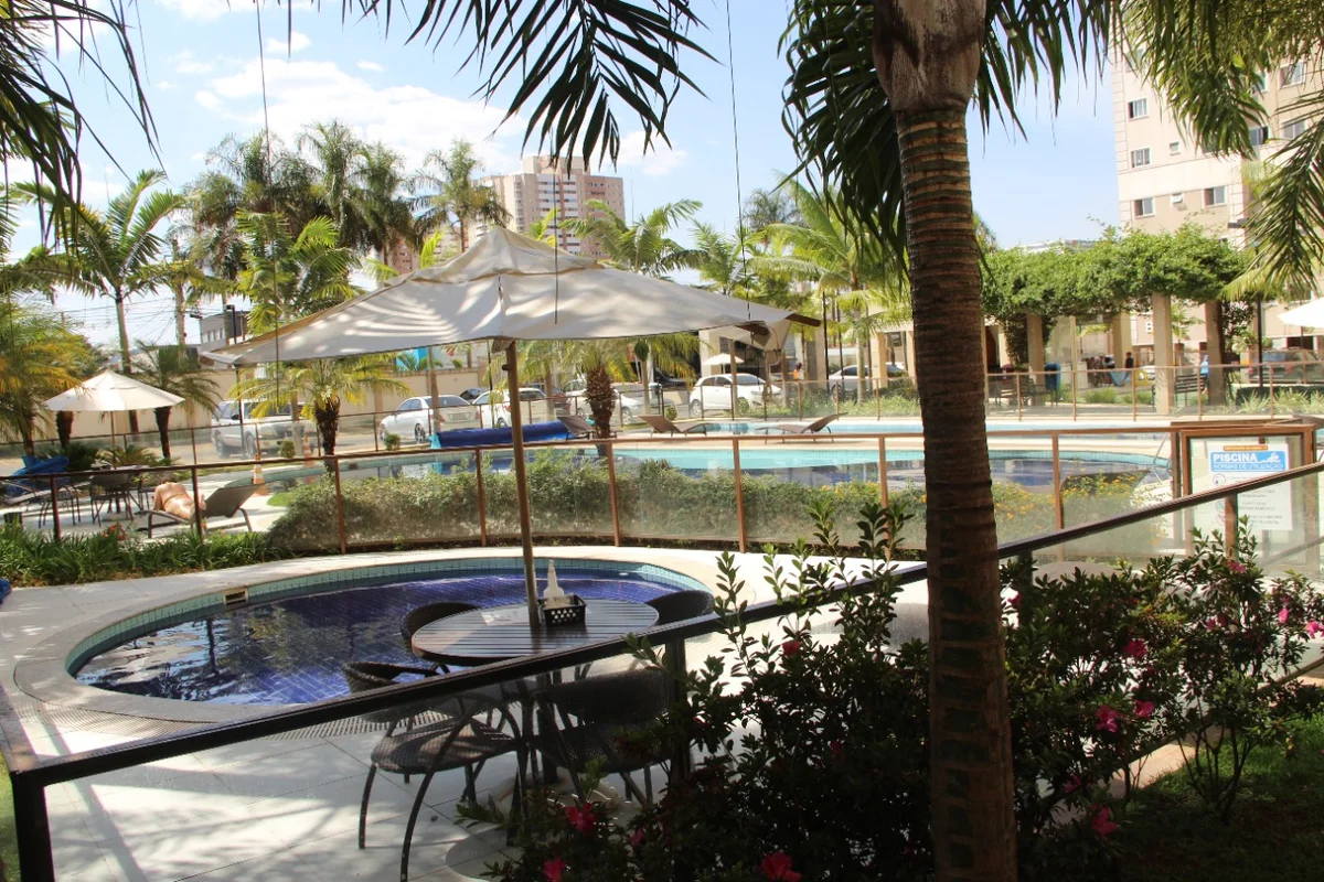 APT 3QTS SENDO UMA SUÍTE, SALA, BANHEIRO SOCIAL, COZINHA, ÁREA DE SERVIÇO.ARMÁRI...