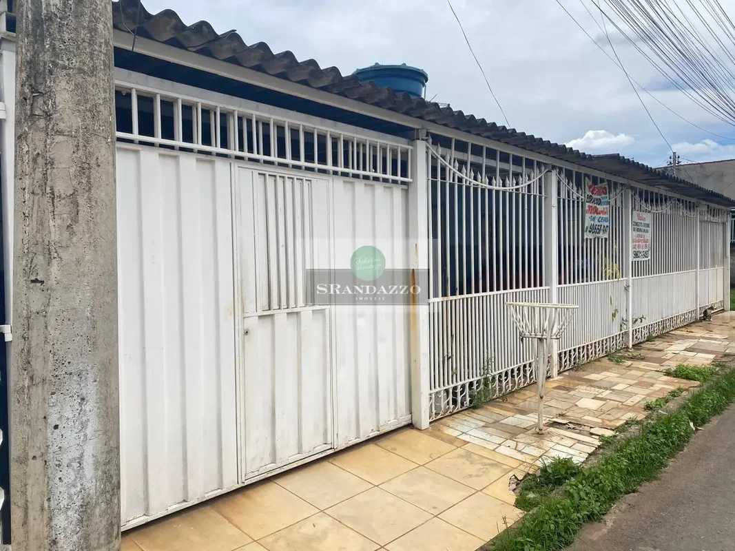 * - VENDO CASA DE 03 QTOST NA QUADRA 406, RECANTO DAS EMAS;* - EXCELENTE LOCALIZ...