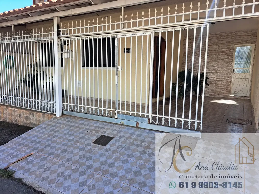 Não é todo dia que aparece uma casa com esse conjunto: ampla, bem distribuída e ...