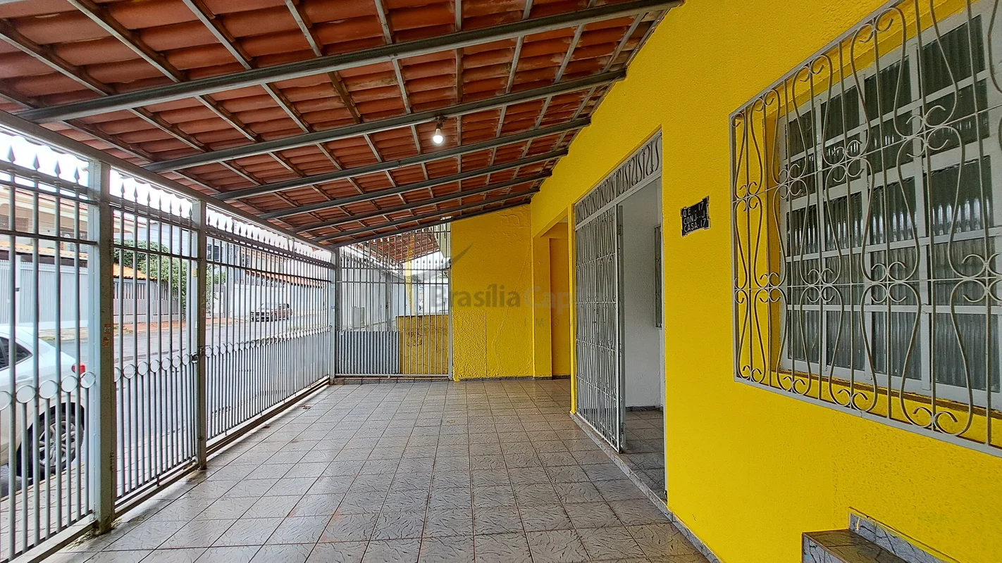 QE 17 - Uma das melhores quadras do Guará II com uma boa localização. Próximo ao...