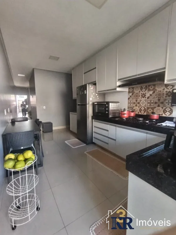 Linda casa a venda 3 quartos sendo 2 suítes Quintal PrivativoExcelente acabament...