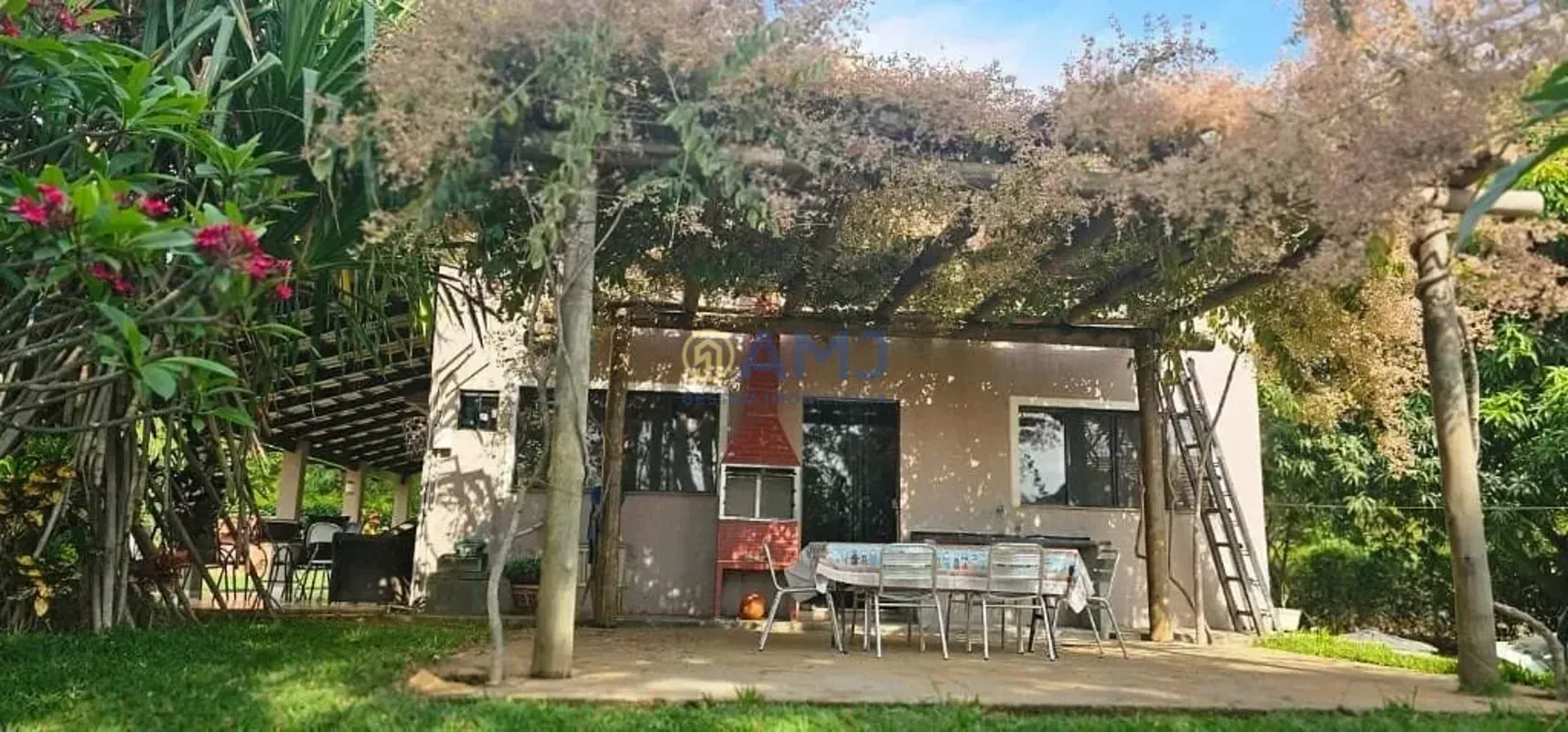 CHÁCARA À VENDA CONDOMÍNIO VALE DAS CACHOEIRAS ARAGOIÂNIA/GOApenas 28 km de Goiâ...