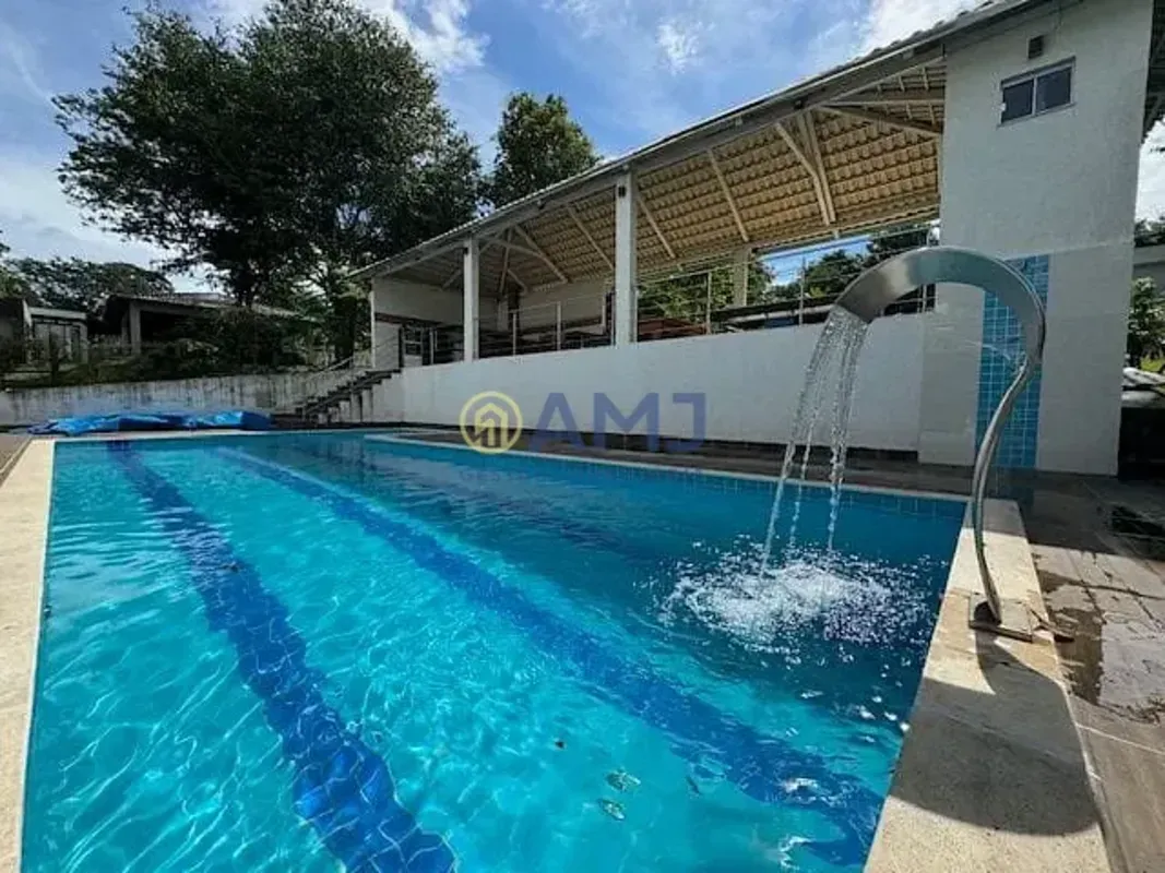 Chácara Fundo para Mata Aceita Financiamento1.271 m² terreno 354 m² construção4 ...