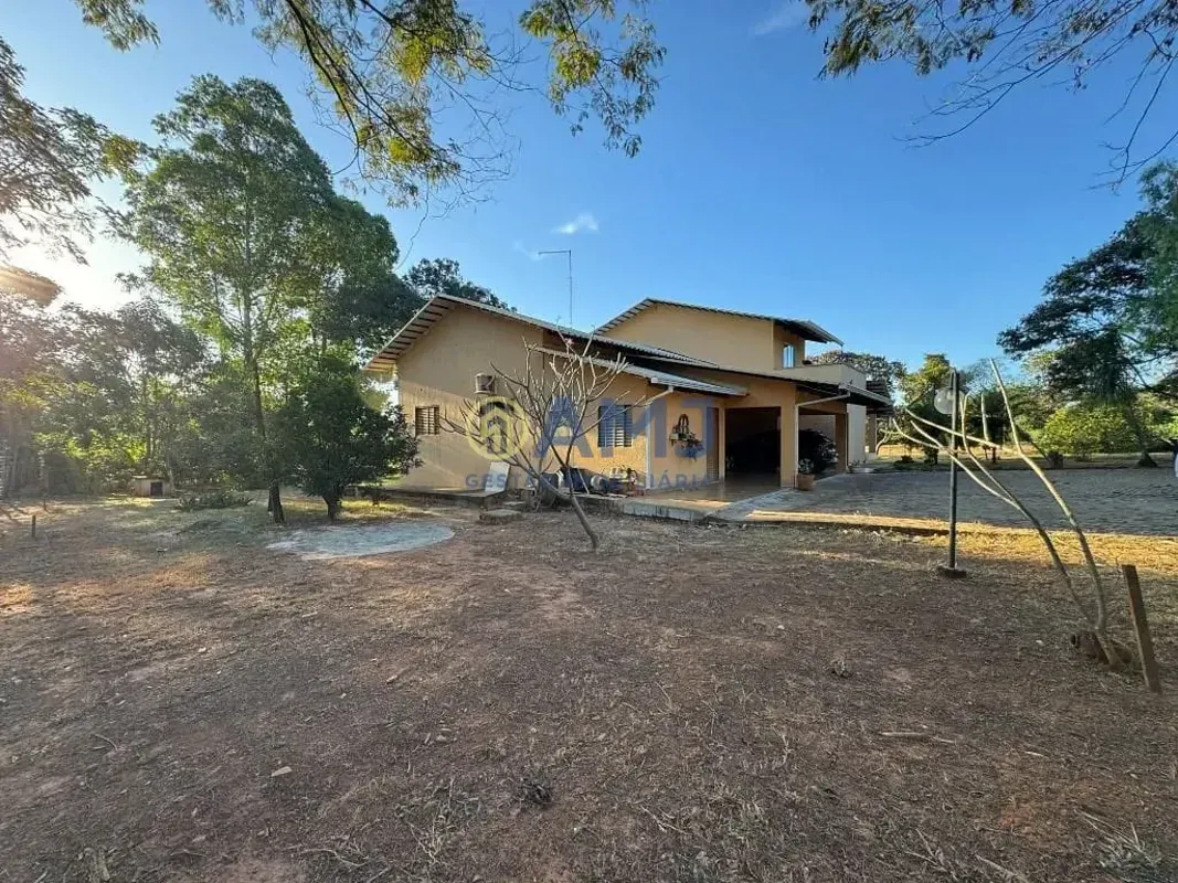 CHÁCARA À VENDA COND. ALTO DA BOA VISTA SENADOR CANEDO/GOTerreno: 5.053 m² Const...