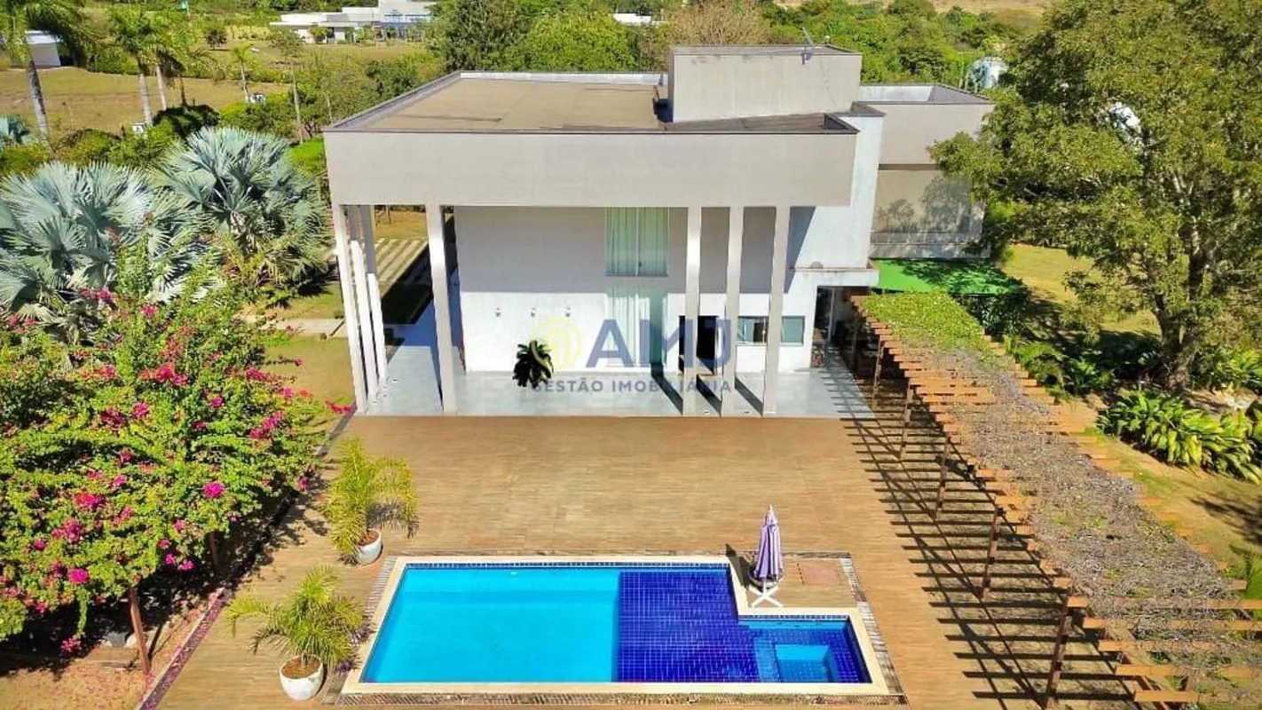 CHÁCARA DE ALTO PADRÃO À VENDA EXCLUSIVIDADE E NATUREZATerreno: 5.119 m² Constru...