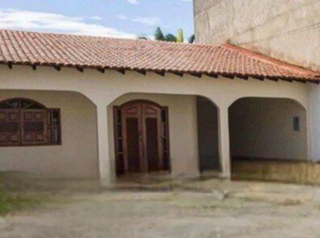 BAROLI IMÓVEIS VENDEEXCELENTE CASA REFORMADA NA QNG 6 – TAGUATINGA NORTE!Se você...