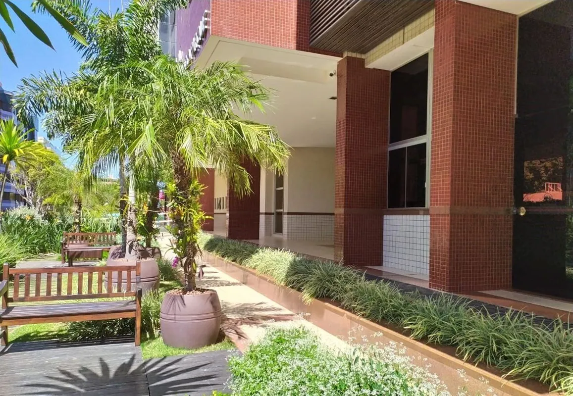 BAROLI IMÓVEIS VENDE AMPLO APARTAMENTO REFORMADO COM LAZER COMPLETO NA SQN 213 –...