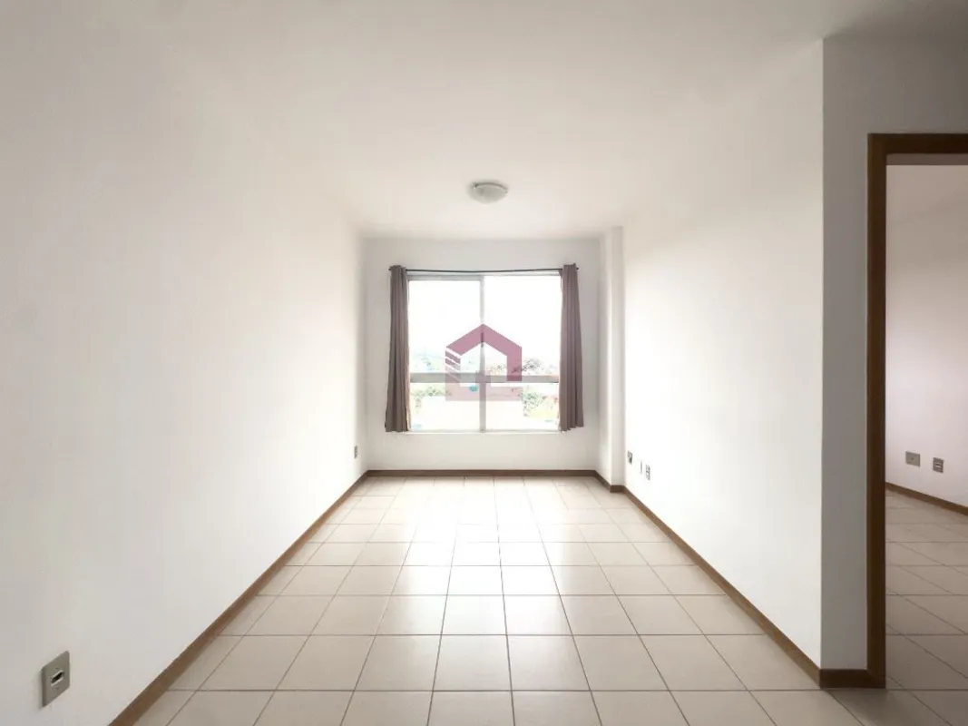 Fernandes & Coelho Imóveis aluga excelente apartamento no Residencial Vivere, em...