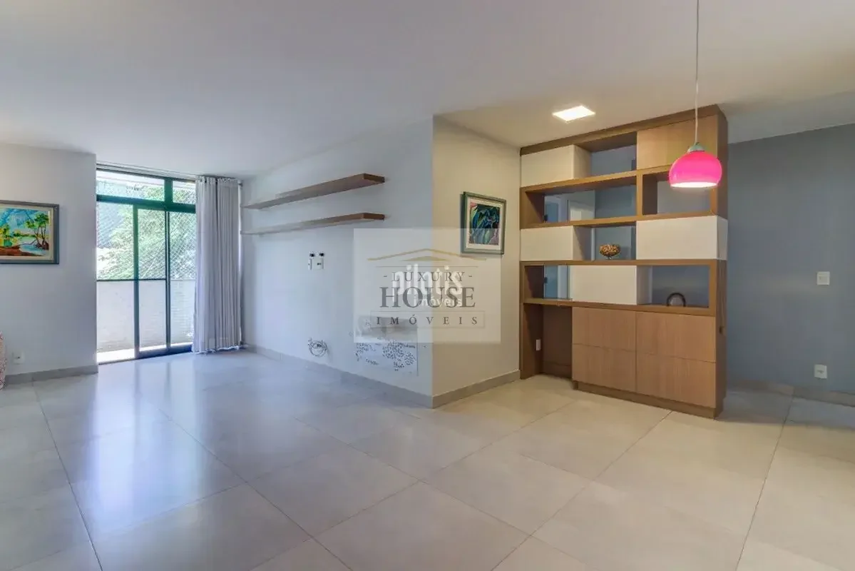 Descubra esse confortável apartamento de 3 quartos, sendo 1 suíte, na privilegia...