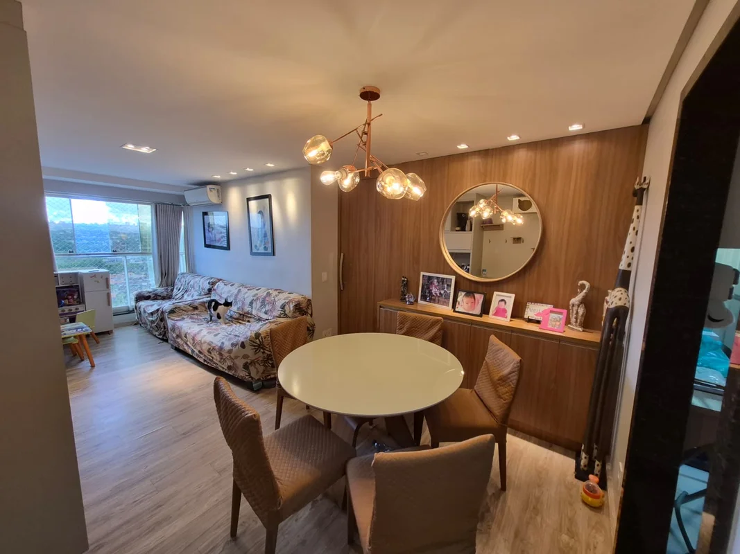 Apartamento planejado e reformado, com armários em todos ambientes que garantem ...