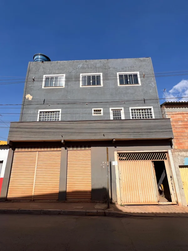 Lote com aproximadamente 330 m²Localizado na Quadra 86 Conj. A ao Lado do Fort A...