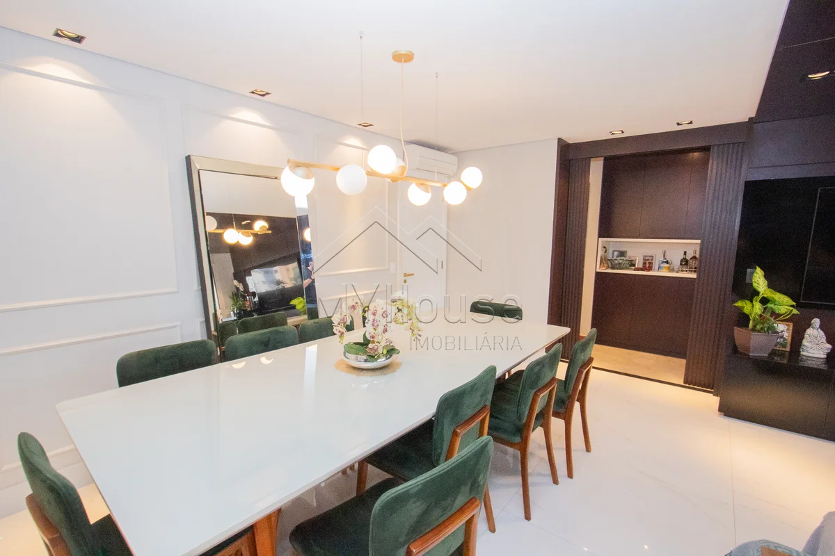 Apartamento à venda no Via Palacio do Sol, 4 quartos sendo 3 suítes e 3 vagas de...