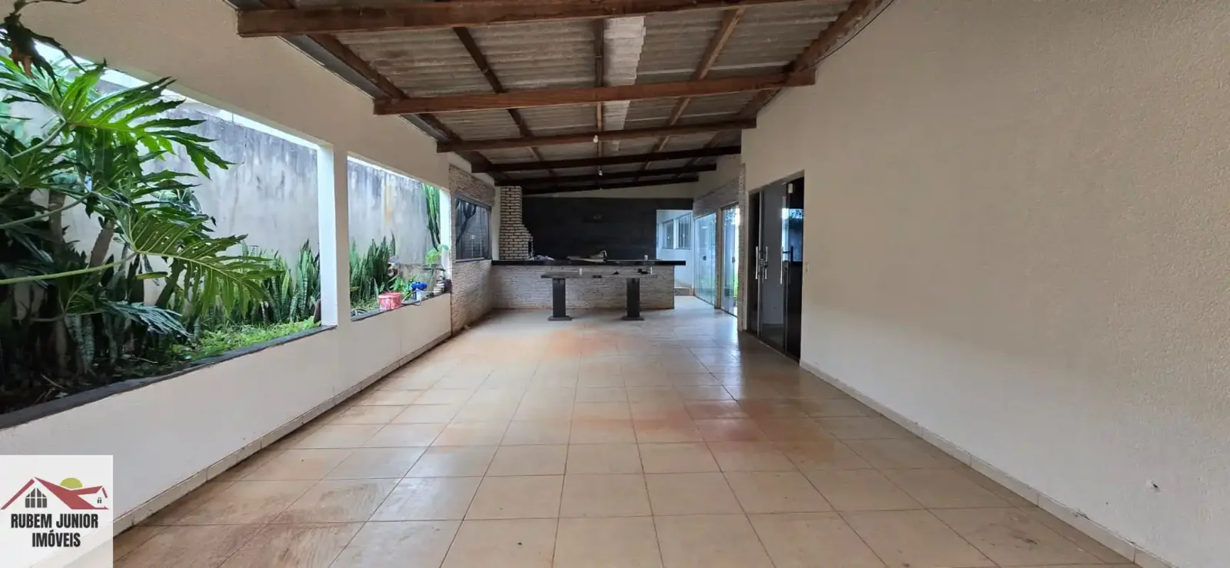 CASA DE ESQUINA NA QUADRA 1 NO CONDOMÍNIO ESTÂNCIA QUINTAS DA ALVORADADestaques ...