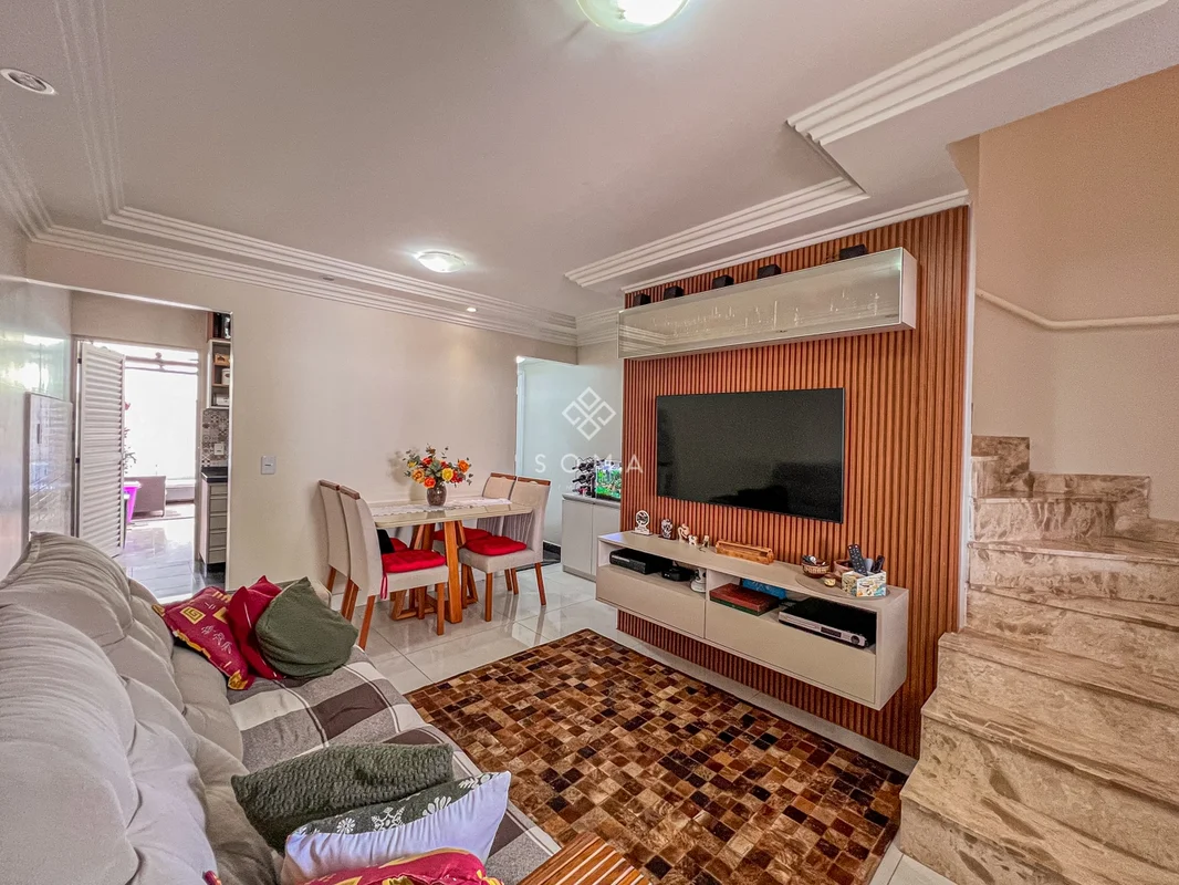 ESPECIFICAÇÕES DA CASA:- Projeto de iluminação- Sala ampla- Cozinha com bancada ...