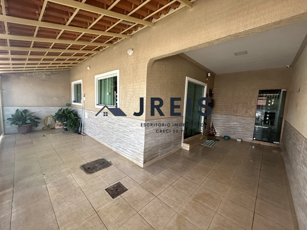 JREIS ESCRITÓRIO IMOBILIÁRIO -imóvel sendo:* 4 quartos sendo uma suíte;* Projeto...